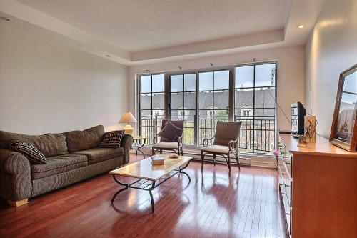 Salon - 307-2 Place Des Jardins-Des-Vosges, Montréal (Verdun/Île-Des-Soeurs), QC - Indoor Photo Showing Living Room