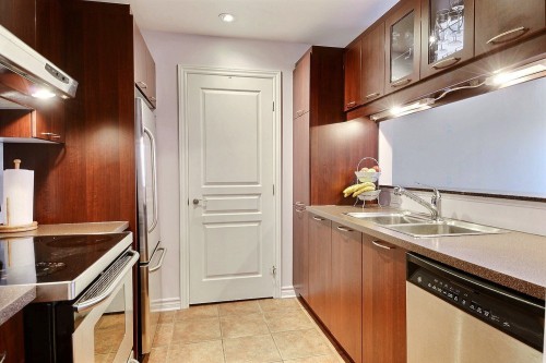 Cuisine - 307-2 Place Des Jardins-Des-Vosges, Montréal (Verdun/Île-Des-Soeurs), QC - Indoor Photo Showing Kitchen With Double Sink