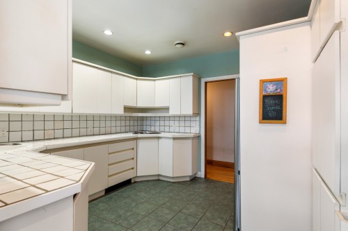 Cuisine - 145 Av. De Stanley, Saint-Lambert, QC - Indoor Photo Showing Kitchen