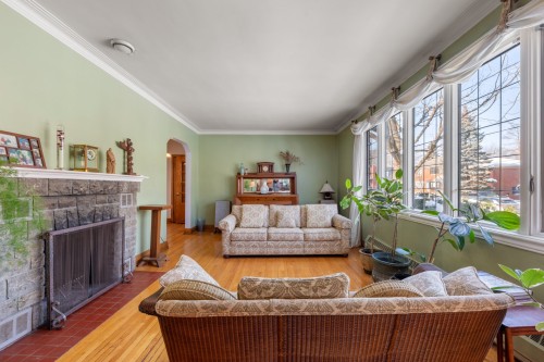 Salon - 145 Av. De Stanley, Saint-Lambert, QC - Indoor Photo Showing Living Room With Fireplace