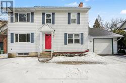 5 ARUNDEL AVENUE  Ottawa, ON K1K 0B1