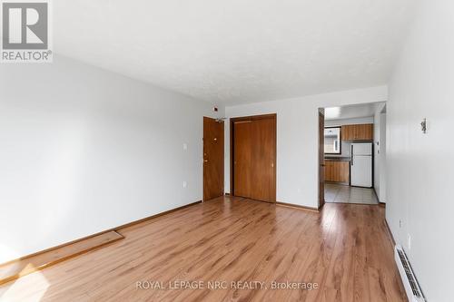 23 Saint Andrews Avenue, Welland (Lincoln/Crowland), ON - Indoor