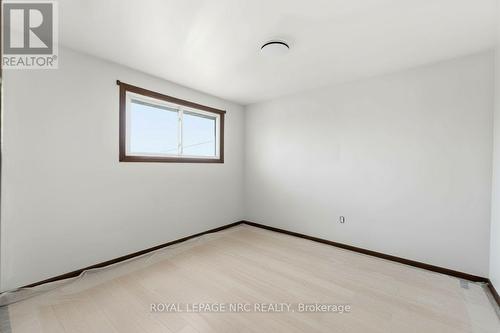 23 Saint Andrews Avenue, Welland (Lincoln/Crowland), ON - Indoor Photo Showing Other Room