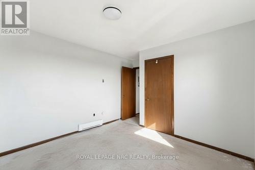 23 Saint Andrews Avenue, Welland (Lincoln/Crowland), ON - Indoor Photo Showing Other Room