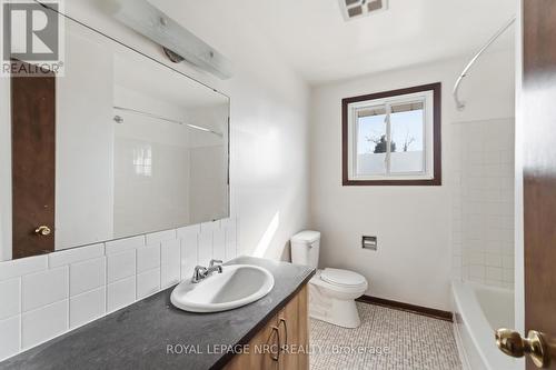 23 Saint Andrews Avenue, Welland (Lincoln/Crowland), ON - Indoor Photo Showing Bathroom