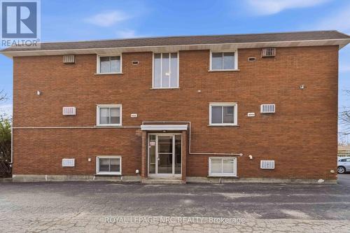 23 Saint Andrews Avenue, Welland (Lincoln/Crowland), ON - Outdoor With Exterior