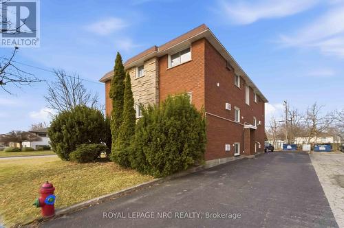 23 Saint Andrews Avenue, Welland (Lincoln/Crowland), ON - Outdoor