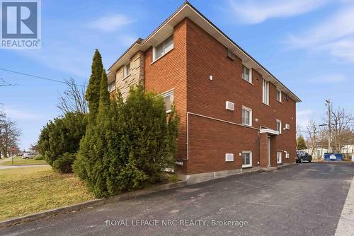 23 Saint Andrews Avenue, Welland (Lincoln/Crowland), ON - Outdoor
