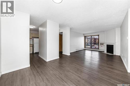 204 345 Kingsmere Boulevard, Saskatoon, SK - Indoor Photo Showing Living Room