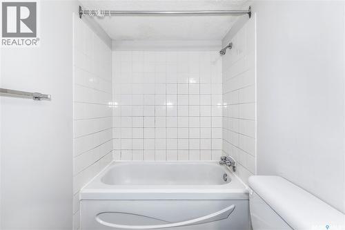 204 345 Kingsmere Boulevard, Saskatoon, SK - Indoor Photo Showing Bathroom
