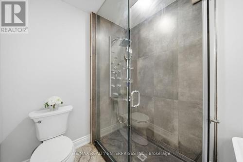 6930 Elliott Parliament Street, Mississauga, ON - Indoor Photo Showing Bathroom