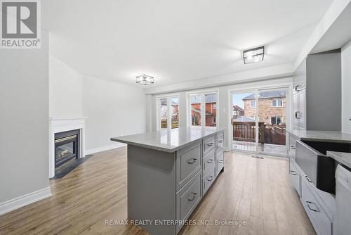 6930 Elliott Parliament Street, Mississauga, ON - Indoor Photo Showing Kitchen