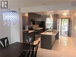 MAIN LEVEL - 940 HAMPSTEAD COURT  Mississauga, ON L5C 3L1