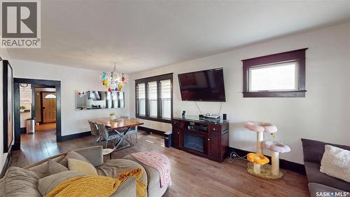 2161 Cameron Street, Regina, SK - Indoor Photo Showing Living Room