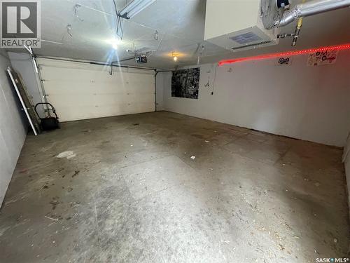 2161 Cameron Street, Regina, SK - Indoor Photo Showing Garage