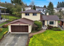 803 Kimberly Pl Saanich, BC V8X 4R2