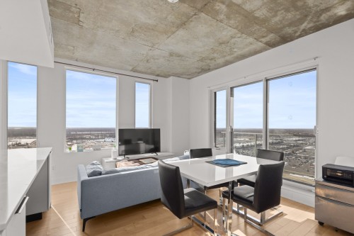 Salon - 2326-60 Rue De L'Éclipse, Brossard, QC - Indoor Photo Showing Other Room