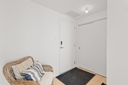 Hall d'entrée/Vestibule - 2326-60 Rue De L'Éclipse, Brossard, QC - Indoor Photo Showing Other Room