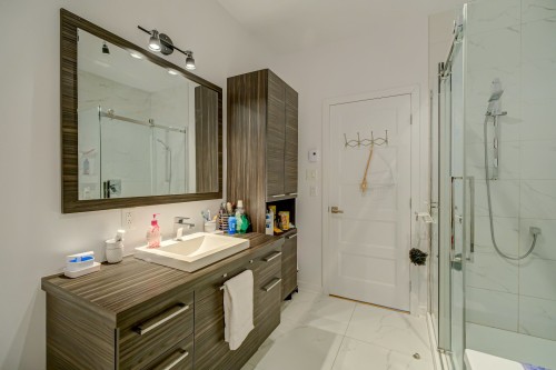 Salle de bains - 75 Rue Bella, Saint-Jean-Sur-Richelieu, QC - Indoor Photo Showing Bathroom