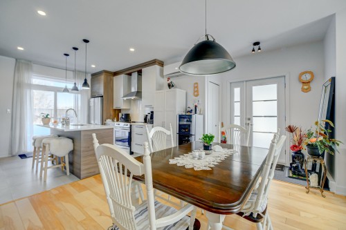 Salle à manger - 75 Rue Bella, Saint-Jean-Sur-Richelieu, QC - Indoor Photo Showing Dining Room