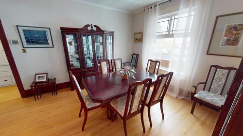 301 11Th Avenue, Cranbrook, BC - Indoor Photo Showing Dining Room