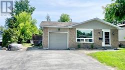 32 COURTICE CRESCENT Collingwood, ON L9Y 4G1