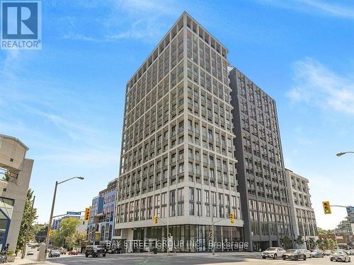 821 - 2020 BATHURST STREET  Toronto, ON M5P 0A6