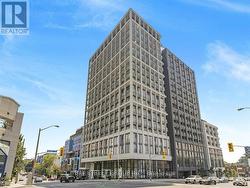 821 - 2020 BATHURST STREET Toronto, ON M5P 0A6