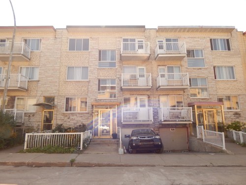 Front of Structure - 1-8660 Av. Bloomfield, Montréal (Villeray/Saint-Michel/Parc-Extension), QC - Outdoor