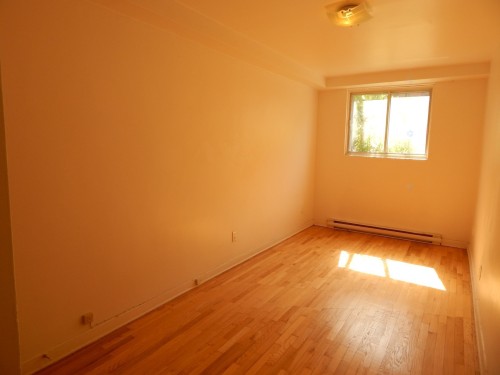 Master Bedroom - 1-8660 Av. Bloomfield, Montréal (Villeray/Saint-Michel/Parc-Extension), QC - Indoor Photo Showing Other Room