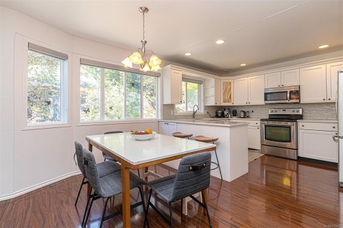 2619 Crystalview Dr, Langford, BC 