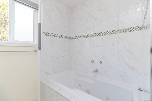 2619 Crystalview Dr, Langford, BC 
