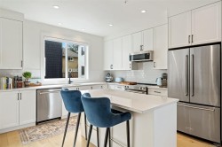 16-10145 Fifth St Sidney, BC V8L 0E4