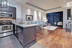 301 - 8 WELLESLEY STREET E  Toronto, ON M4Y 3B2