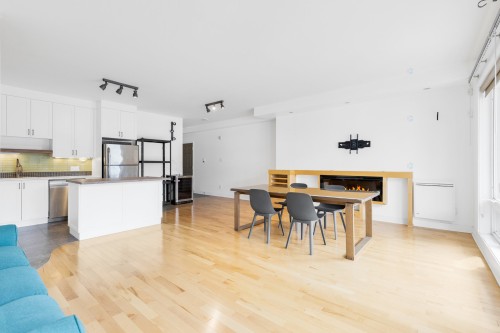 Living Room - 203-2170 Rue Cartier, Montréal (Ville-Marie), QC - Indoor