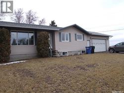 524 1st STREET W  Leader, SK S0N 1H0