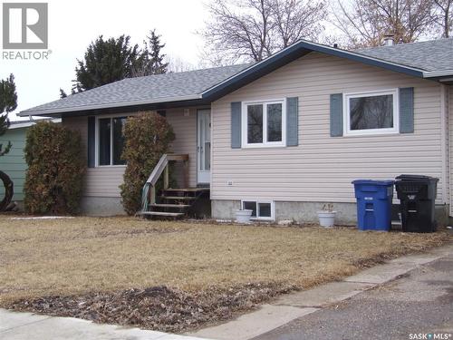 524 1St Street W, Leader, SK - Outdoor