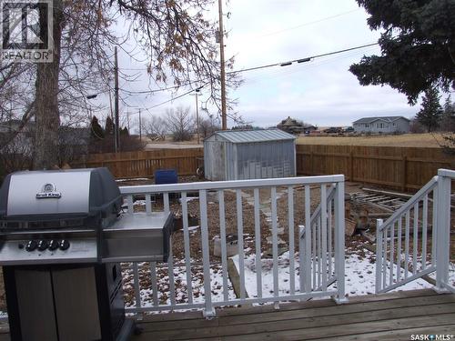 524 1St Street W, Leader, SK - Outdoor With Deck Patio Veranda