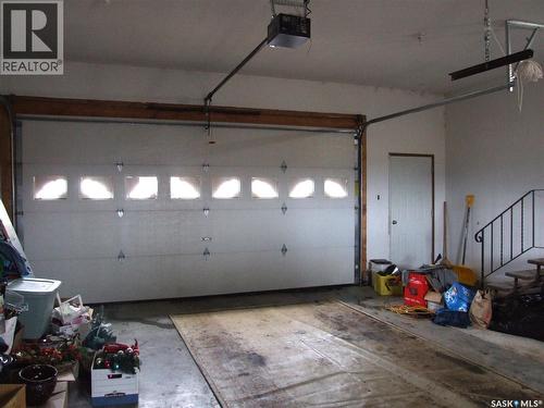 524 1St Street W, Leader, SK - Indoor Photo Showing Garage