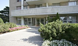 203-525 Eglinton Avenue E Toronto, ON M4P 1N5