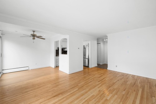 Salon - 303 Rue Hyman, Dollard-Des-Ormeaux, QC - Indoor Photo Showing Other Room