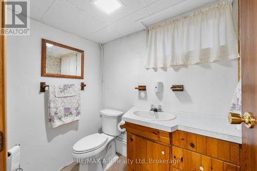 10 Clark Avenue, Kitchener, ON - Indoor Photo Showing Bathroom