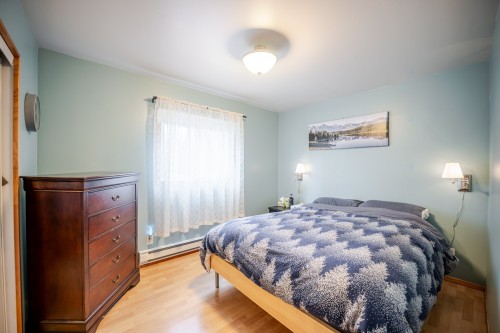 Chambre à coucher principale - 321 Ch. Bourassa, Acton Vale, QC - Indoor Photo Showing Bedroom