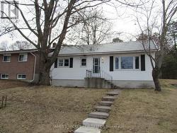 18 SUMMIT STREET Deep River, ON K0J 1P0