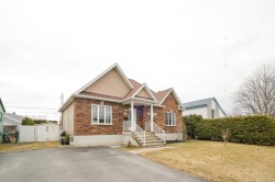 340 Rue Lévesque  Châteauguay, QC J6K 4R4