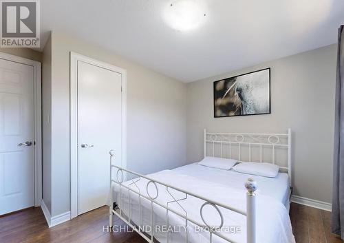1139 Shadeland Drive, Mississauga, ON - Indoor Photo Showing Bedroom