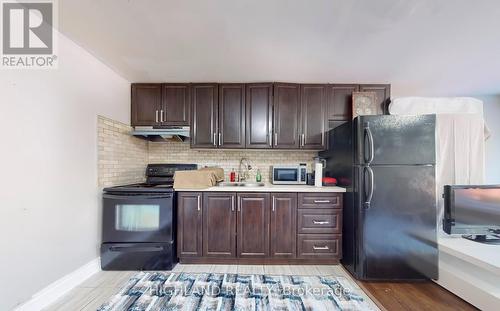 1139 Shadeland Drive, Mississauga, ON - Indoor Photo Showing Kitchen