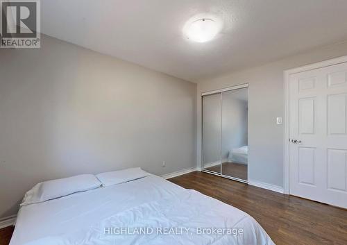 1139 Shadeland Drive, Mississauga, ON - Indoor Photo Showing Bedroom