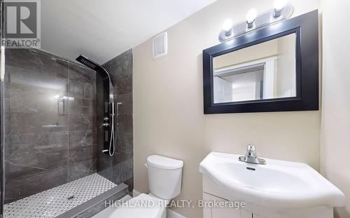 1139 Shadeland Drive, Mississauga, ON - Indoor Photo Showing Bathroom