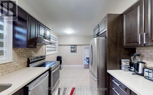 1139 Shadeland Drive, Mississauga, ON - Indoor Photo Showing Kitchen